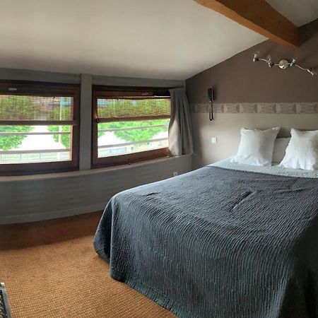 ホテル Le Petit Roche Serrières-en-Chautagne エクステリア 写真